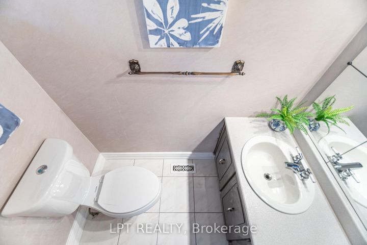 Photo 15 at 27 Woodsview Avenue, Clairville, Toronto