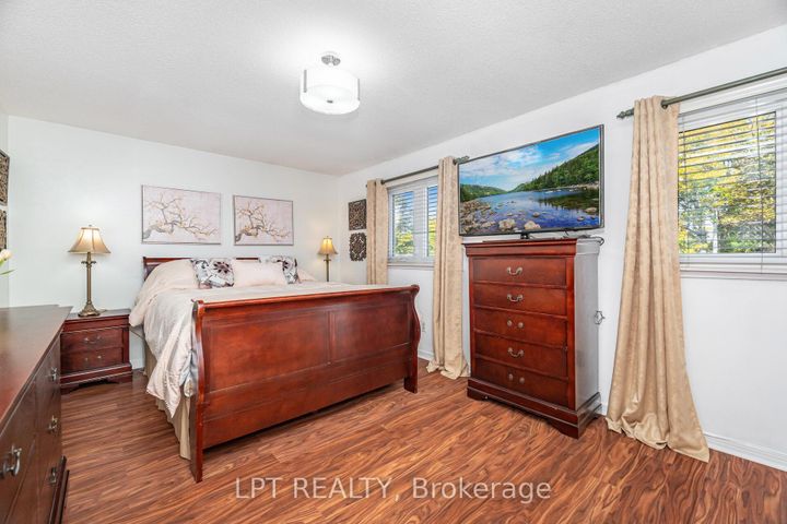 Photo 17 at 27 Woodsview Avenue, Clairville, Toronto