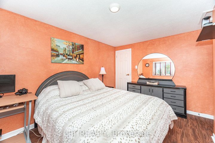 Photo 20 at 27 Woodsview Avenue, Clairville, Toronto