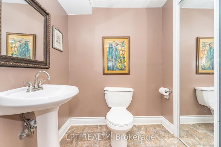 Photo 24 at 27 Woodsview Avenue, Clairville, Toronto