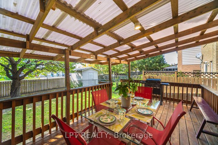 Photo 31 at 27 Woodsview Avenue, Clairville, Toronto