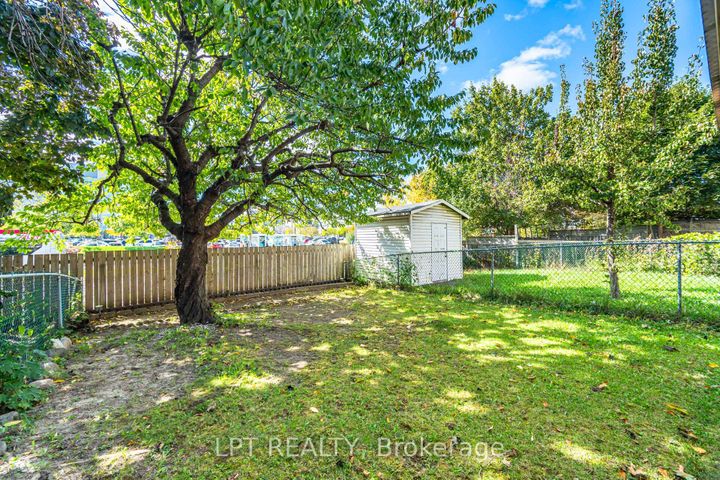 Photo 34 at 27 Woodsview Avenue, Clairville, Toronto