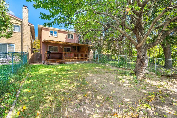 Photo 35 at 27 Woodsview Avenue, Clairville, Toronto