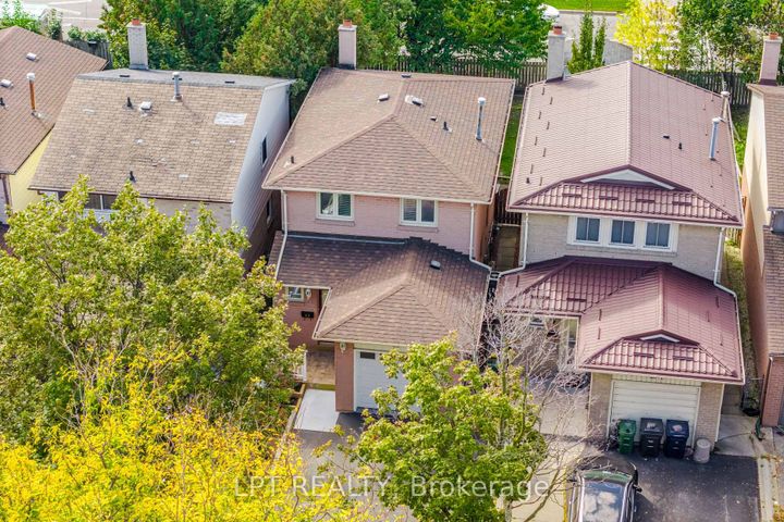 Photo 40 at 27 Woodsview Avenue, Clairville, Toronto
