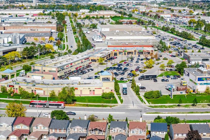 Photo 43 at 27 Woodsview Avenue, Clairville, Toronto