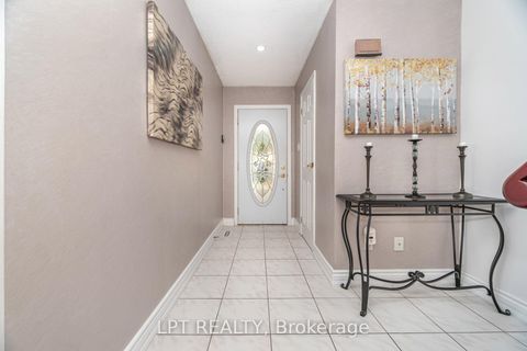Photo 4 at 27 Woodsview Avenue, Clairville, Toronto
