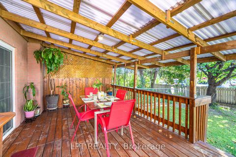 Photo 29 at 27 Woodsview Avenue, Clairville, Toronto