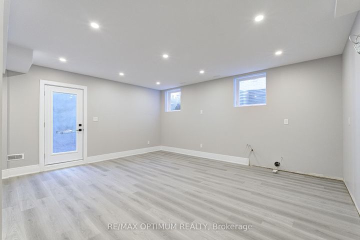 Photo 40 at 30 Mclaughlin Road N, Northwood Park, Brampton