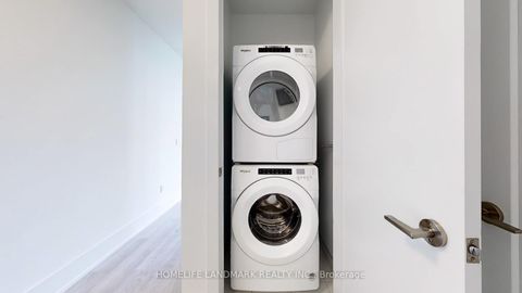 Photo 11 at 2004 - 480 Front Street W, Waterfront Communities C1, Toronto