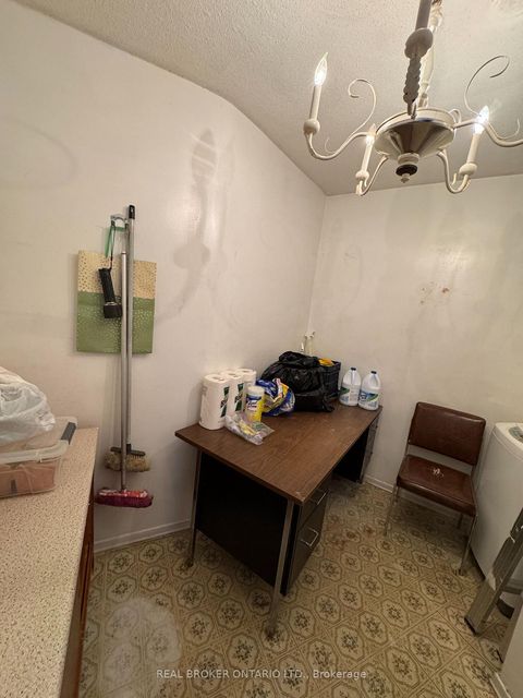 Photo 4 at 512 - 5 Shady Golf Way, Flemingdon Park, Toronto