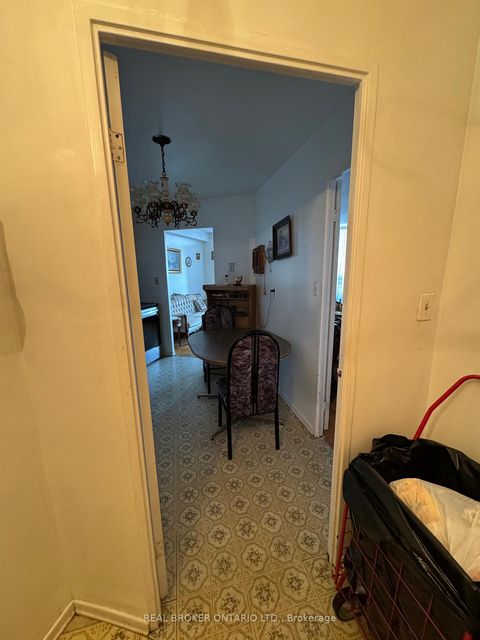 Photo 5 at 512 - 5 Shady Golf Way, Flemingdon Park, Toronto