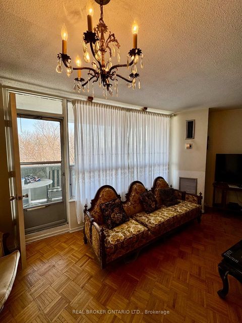 Photo 8 at 512 - 5 Shady Golf Way, Flemingdon Park, Toronto