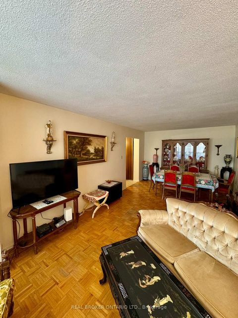 Photo 11 at 512 - 5 Shady Golf Way, Flemingdon Park, Toronto