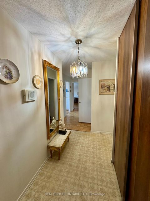 Photo 16 at 512 - 5 Shady Golf Way, Flemingdon Park, Toronto