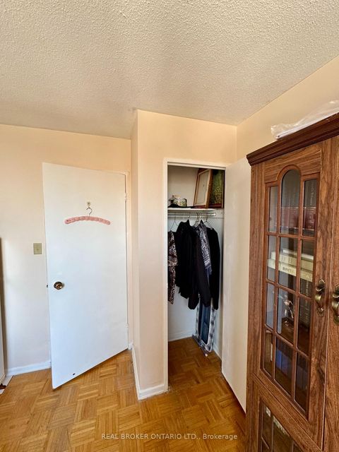 Photo 23 at 512 - 5 Shady Golf Way, Flemingdon Park, Toronto