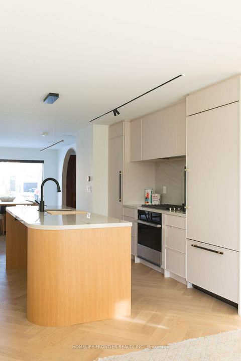 Photo 5 at 127 Glenvale Boulevard, Leaside, Toronto