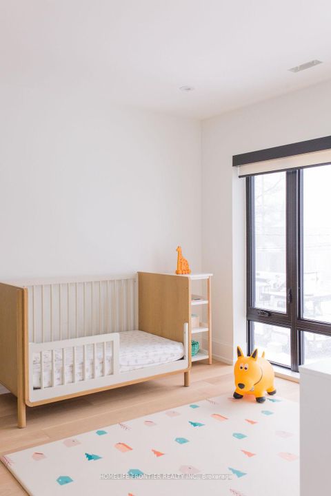 Photo 31 at 127 Glenvale Boulevard, Leaside, Toronto