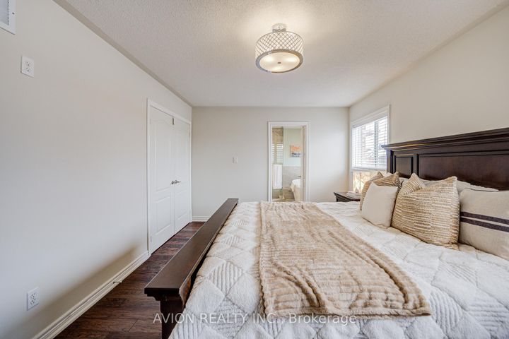 Photo 22 at 15 Tacc Trail, Vellore Village, Vaughan