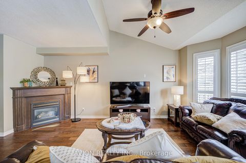 Photo 9 at 15 Tacc Trail, Vellore Village, Vaughan