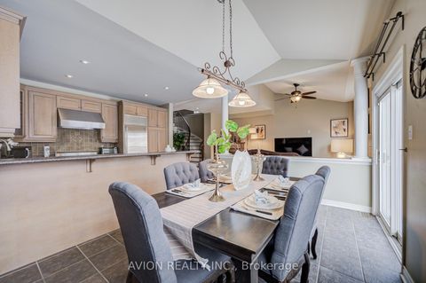 Photo 16 at 15 Tacc Trail, Vellore Village, Vaughan