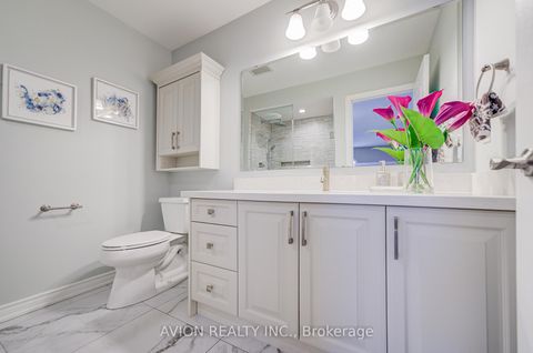 Photo 33 at 15 Tacc Trail, Vellore Village, Vaughan