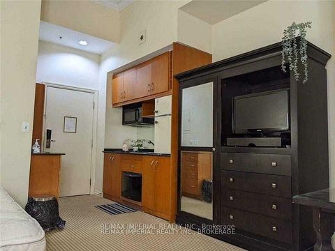 Photo 5 at 1023 - 1 King Street W, Bay Street Corridor, Toronto