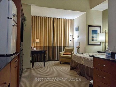 Photo 7 at 1023 - 1 King Street W, Bay Street Corridor, Toronto