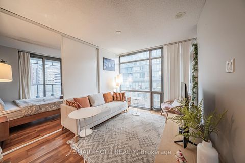 Photo 3 at 302 - 37 Grosvenor Street, Bay Street Corridor, Toronto