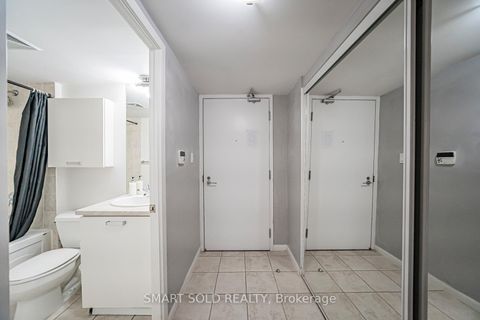 Photo 7 at 302 - 37 Grosvenor Street, Bay Street Corridor, Toronto