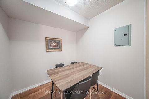 Photo 10 at 302 - 37 Grosvenor Street, Bay Street Corridor, Toronto