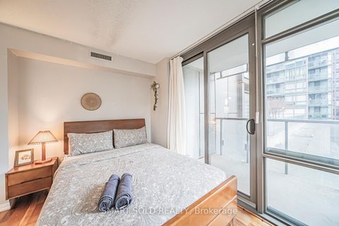 Photo 16 at 302 - 37 Grosvenor Street, Bay Street Corridor, Toronto