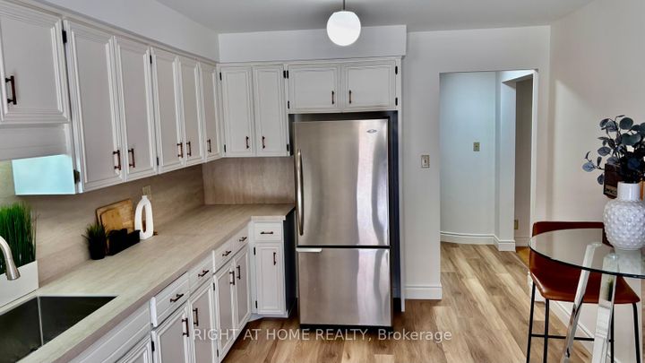 Photo 7 at 51 Burnt Bark Drive, Steeles, Toronto