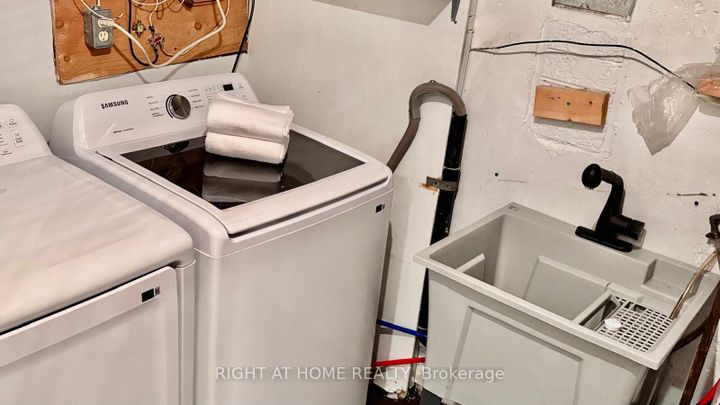 Photo 34 at 51 Burnt Bark Drive, Steeles, Toronto