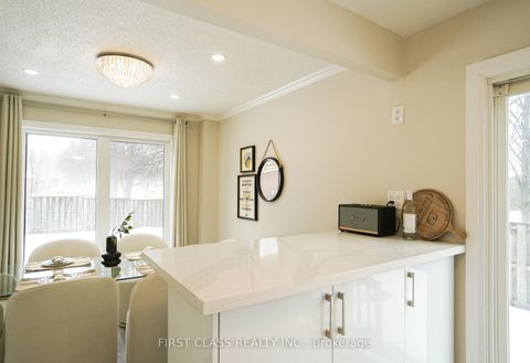 Photo 4 at 12 Radford Crescent, Amberglen, Markham