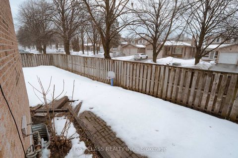 Photo 25 at 12 Radford Crescent, Amberglen, Markham