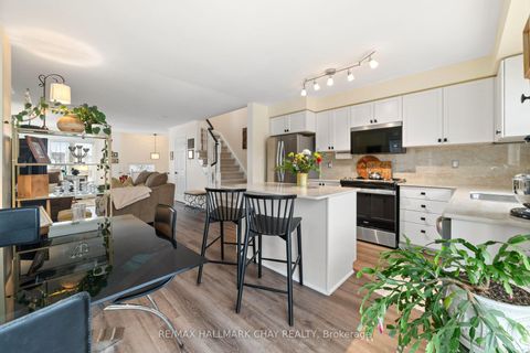 Photo 5 at 13 - 571 Longworth Avenue, Bowmanville, Clarington