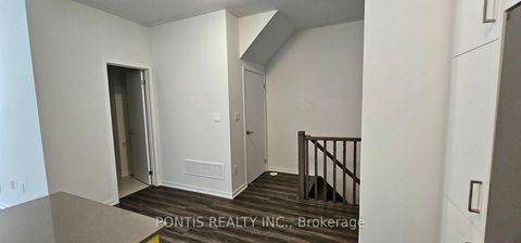 Photo 7 at TH 200 - 141 Honeycrisp Crescent, Concord, Vaughan