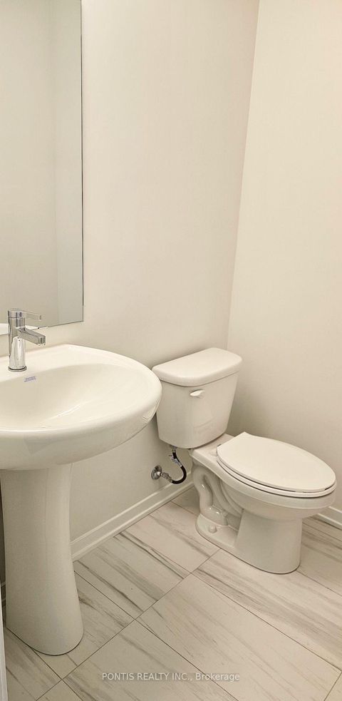 Photo 8 at TH 200 - 141 Honeycrisp Crescent, Concord, Vaughan