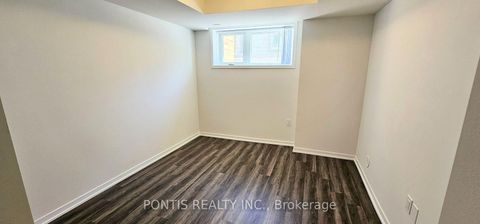 Photo 13 at TH 200 - 141 Honeycrisp Crescent, Concord, Vaughan