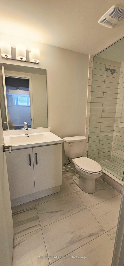 Photo 14 at TH 200 - 141 Honeycrisp Crescent, Concord, Vaughan