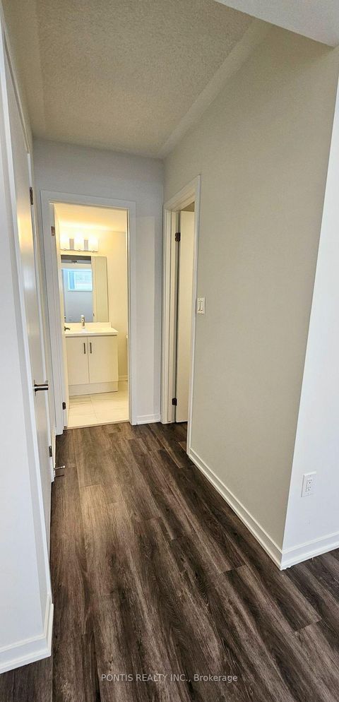 Photo 16 at TH 200 - 141 Honeycrisp Crescent, Concord, Vaughan