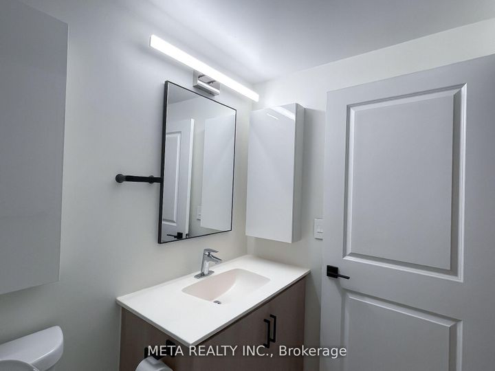 Photo 9 at 406 - 2885 Bayview Avenue, Bayview Village, Toronto