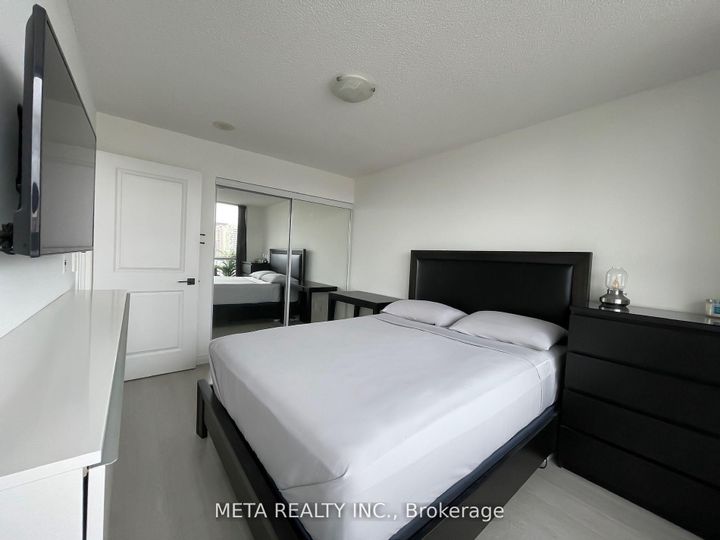 Photo 11 at 406 - 2885 Bayview Avenue, Bayview Village, Toronto