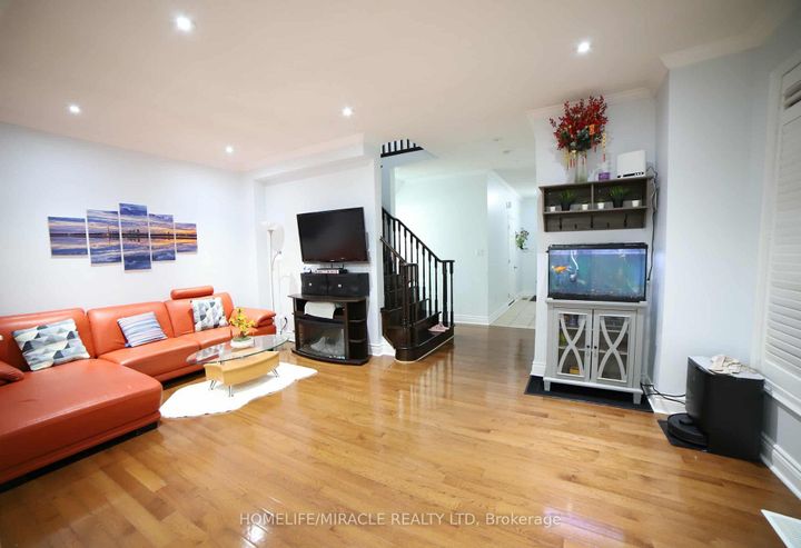 Photo 12 at 243 Venice Gate Drive, Vellore Village, Vaughan