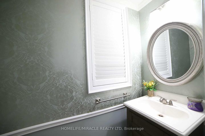 Photo 20 at 243 Venice Gate Drive, Vellore Village, Vaughan