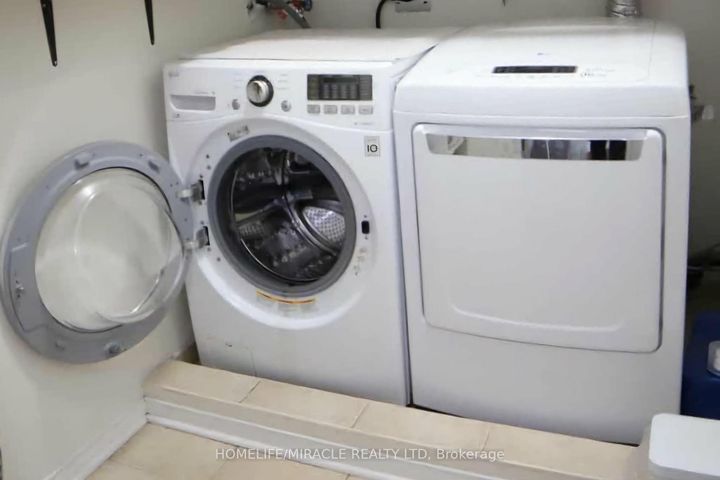 Photo 21 at 243 Venice Gate Drive, Vellore Village, Vaughan