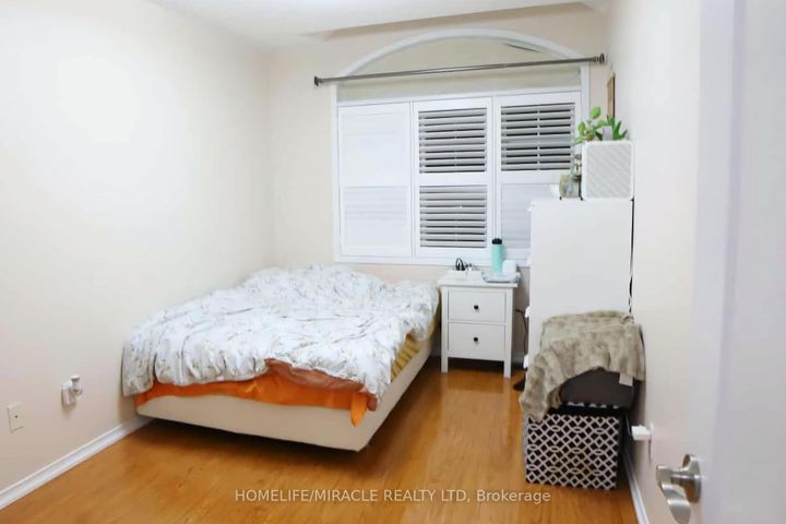 Photo 32 at 243 Venice Gate Drive, Vellore Village, Vaughan