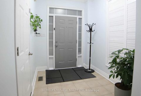 Photo 7 at 243 Venice Gate Drive, Vellore Village, Vaughan