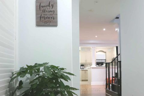 Photo 10 at 243 Venice Gate Drive, Vellore Village, Vaughan