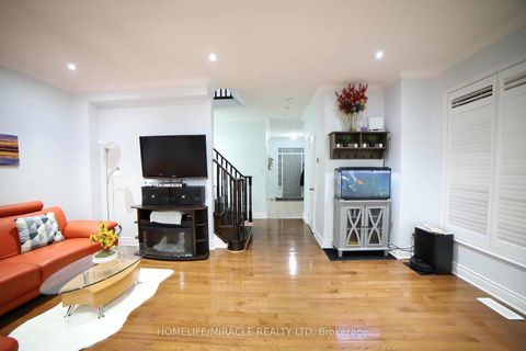 Photo 11 at 243 Venice Gate Drive, Vellore Village, Vaughan